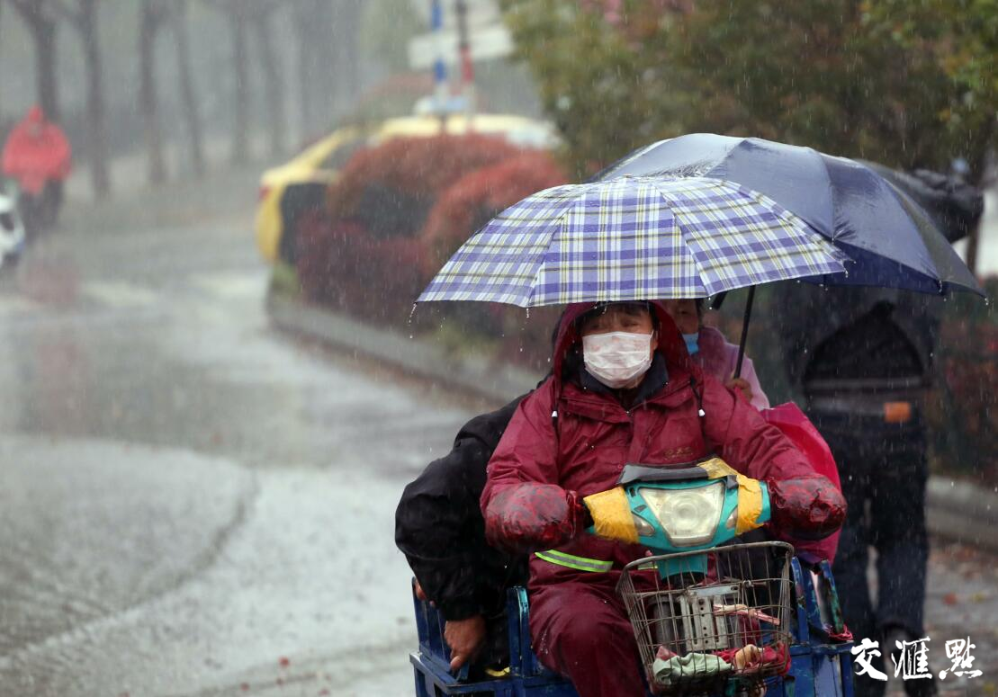 强冷空气到南京大雨倾盆