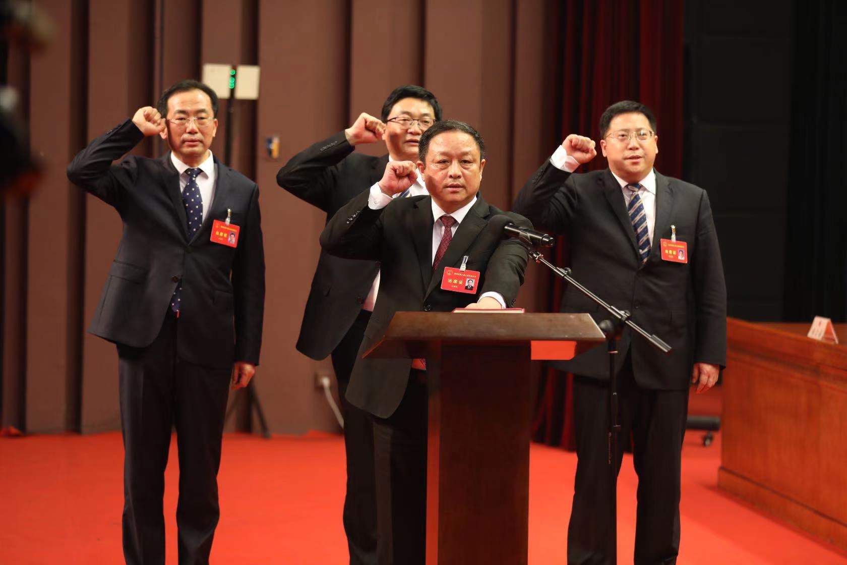 扬州市八届人大五次会议闭幕——王炳松当选市人大常委会副主任